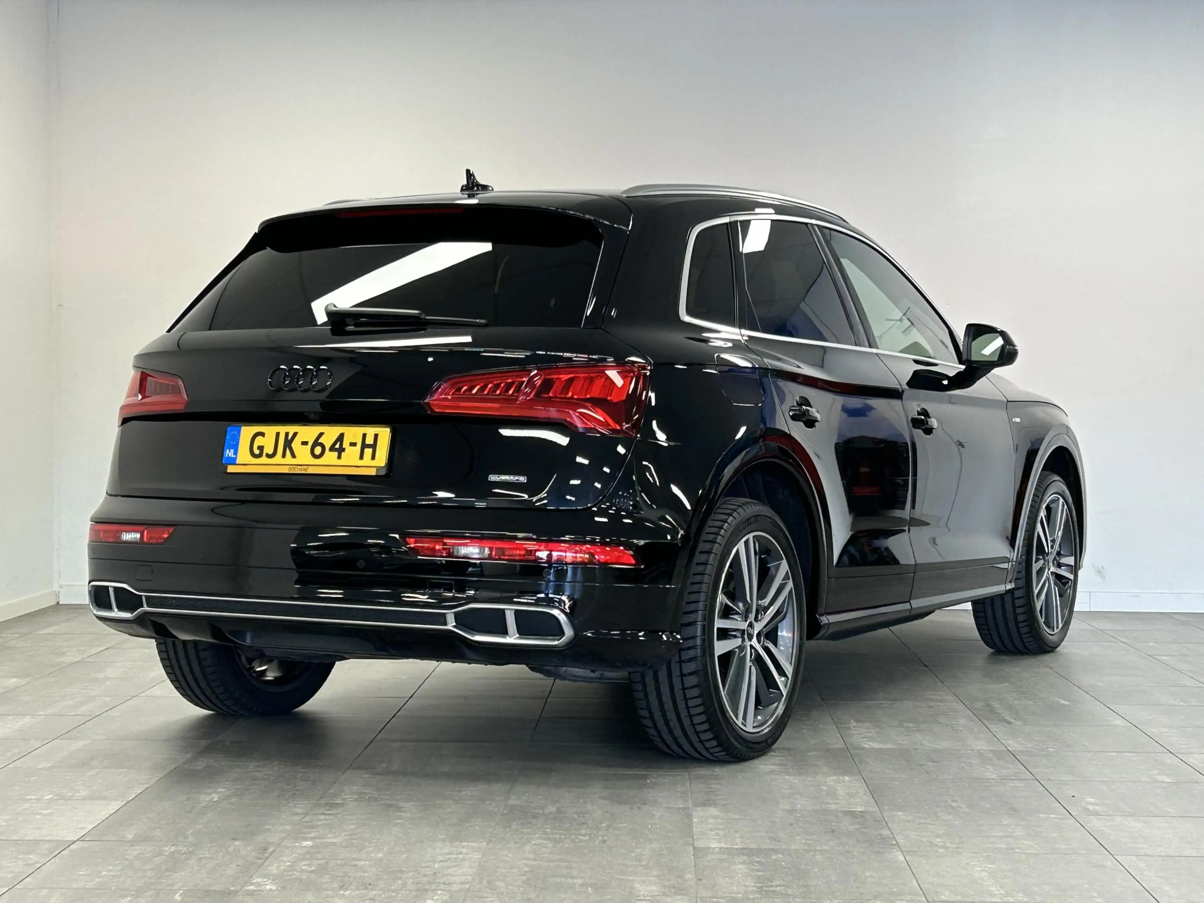 Audi Q5 55 TFSI e quattro S Edition Competition | S-LINE | — photo 2