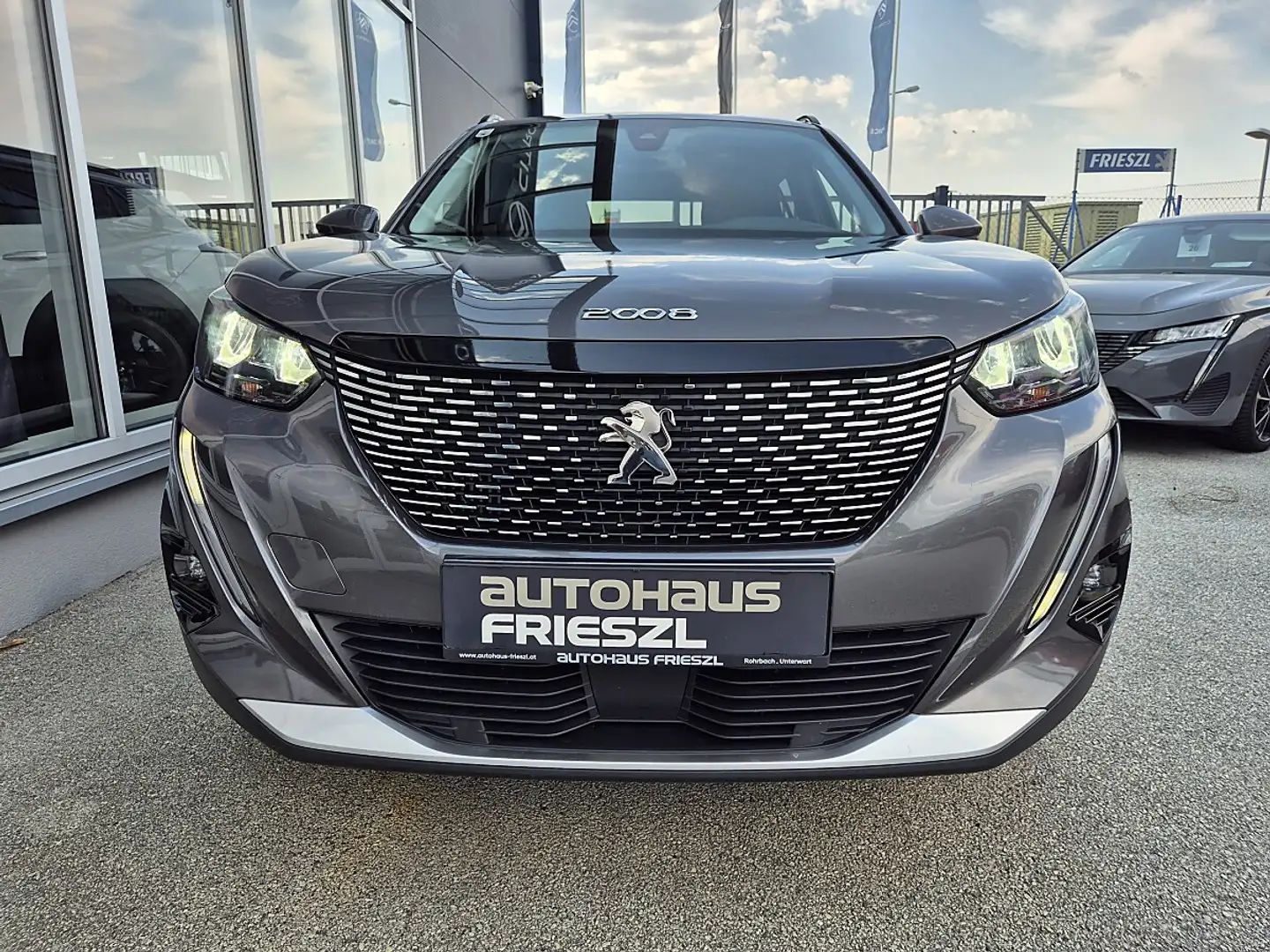 Peugeot 2008 1.2 PureTech 130 Allure Pack (EURO 6d) Grau - 2
