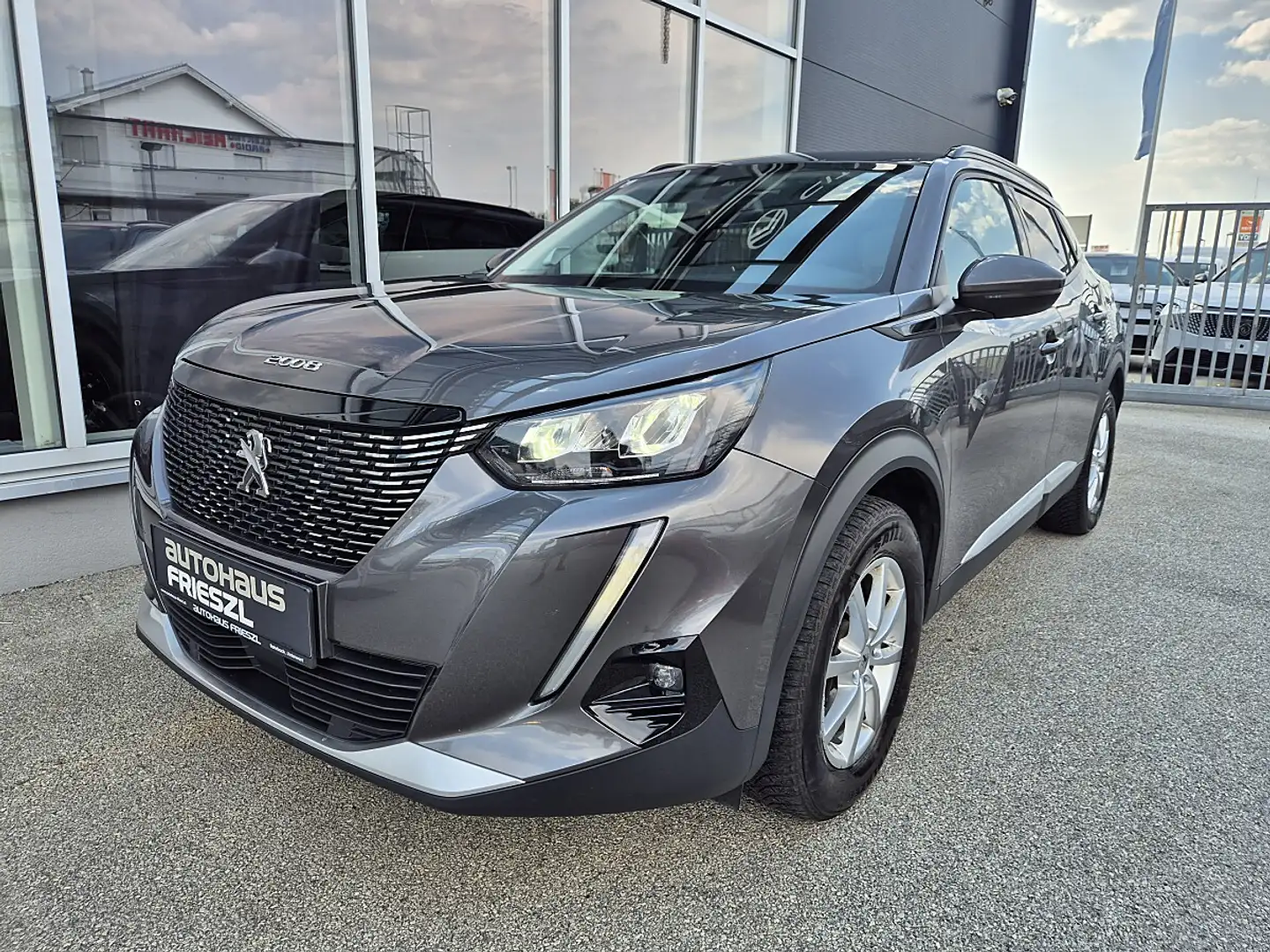 Peugeot 2008 1.2 PureTech 130 Allure Pack (EURO 6d) Grau - 1