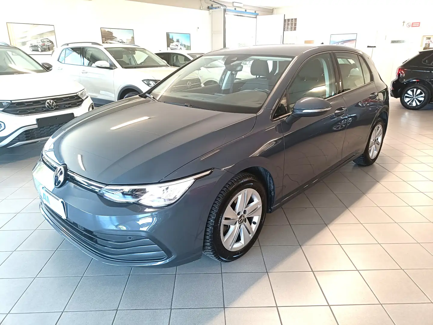 Volkswagen Golf Golf 1.5 tgi Life 130cv dsg Grau - 1
