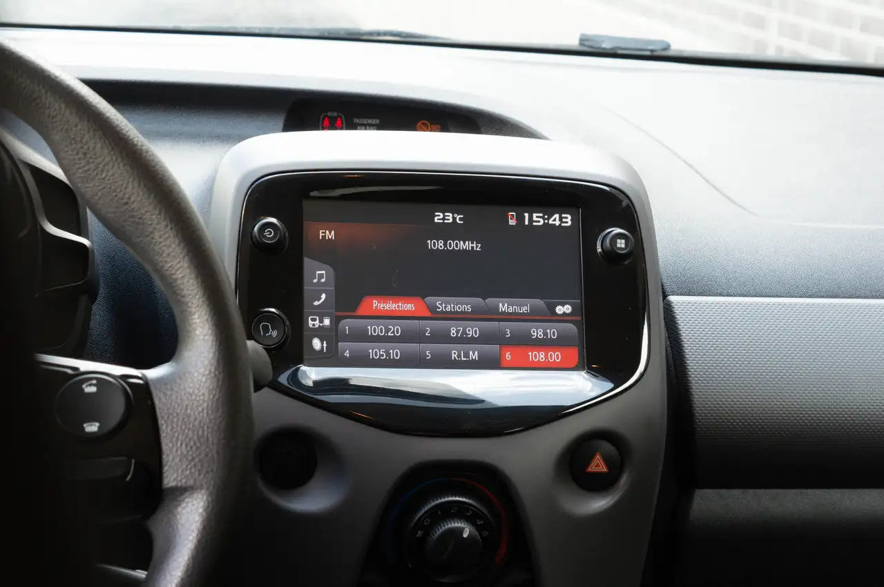 Peugeot 108 1.0 VTi (toyota motor ), миниатюра 13