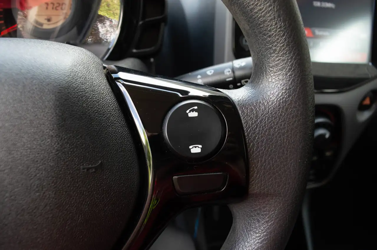 Peugeot 108 1.0 VTi (toyota motor ), миниатюра 18