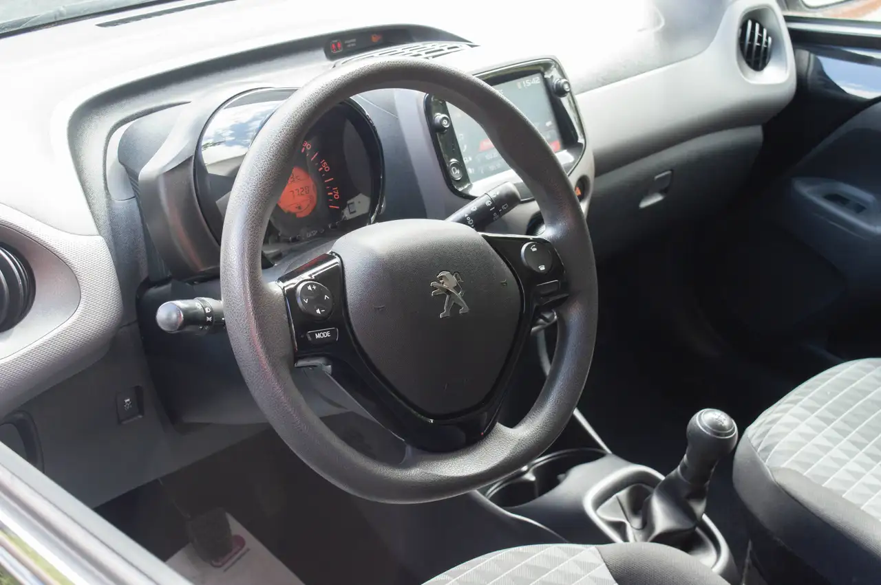 Peugeot 108 1.0 VTi (toyota motor ), миниатюра 8