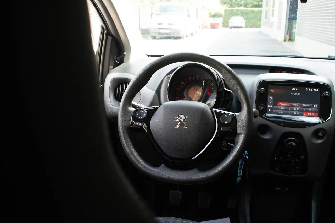 Peugeot 108 1.0 VTi (toyota motor ), миниатюра 12