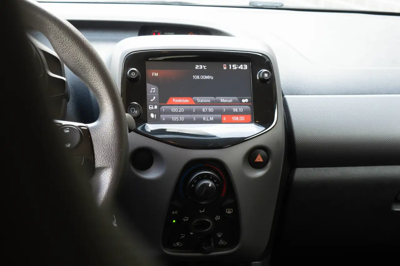 Peugeot 108 1.0 VTi (toyota motor ), миниатюра 14