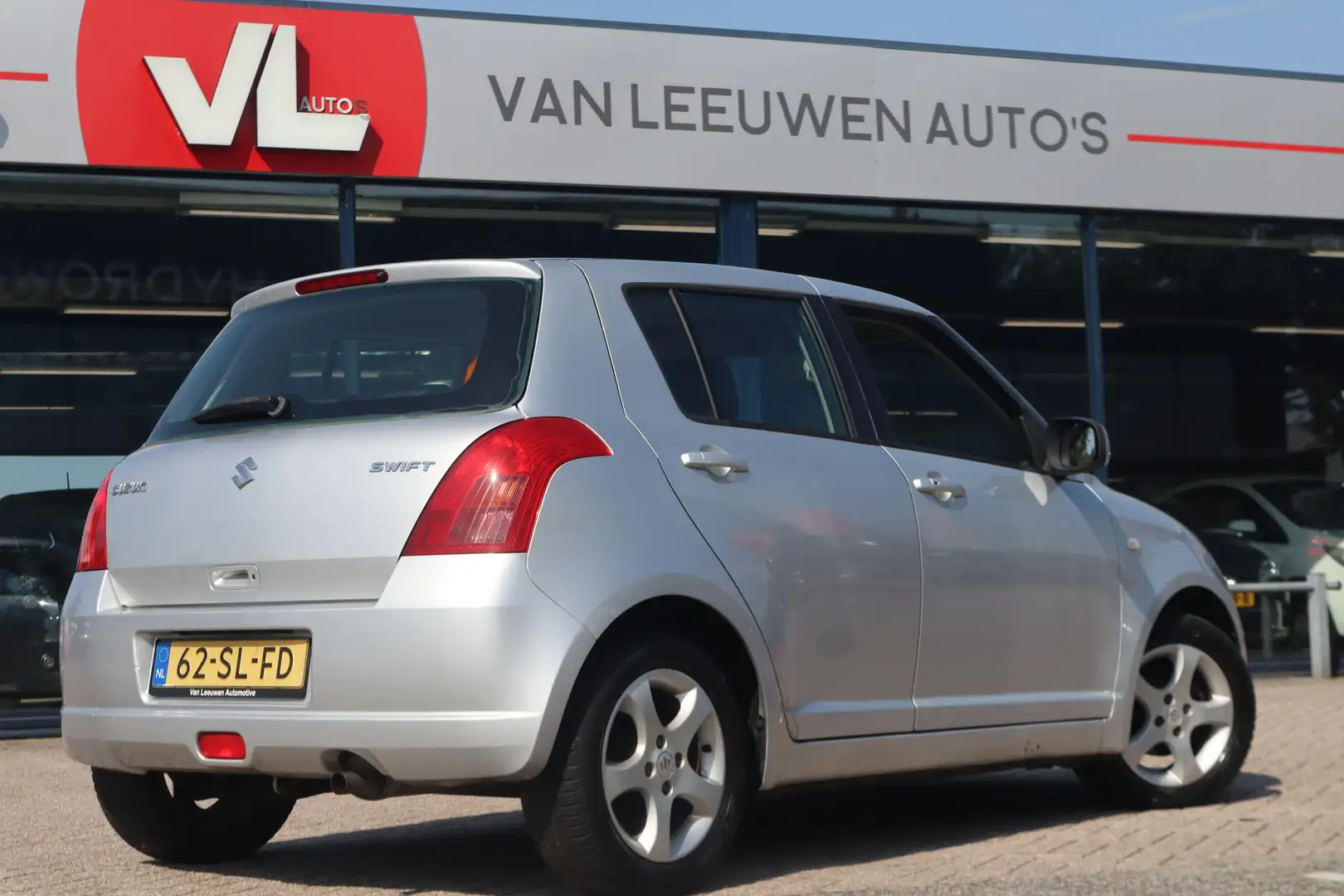 Suzuki Swift 1.3 Exclusive | Nieuw binnen | Airco | 5DRS | Lich Gris - 2