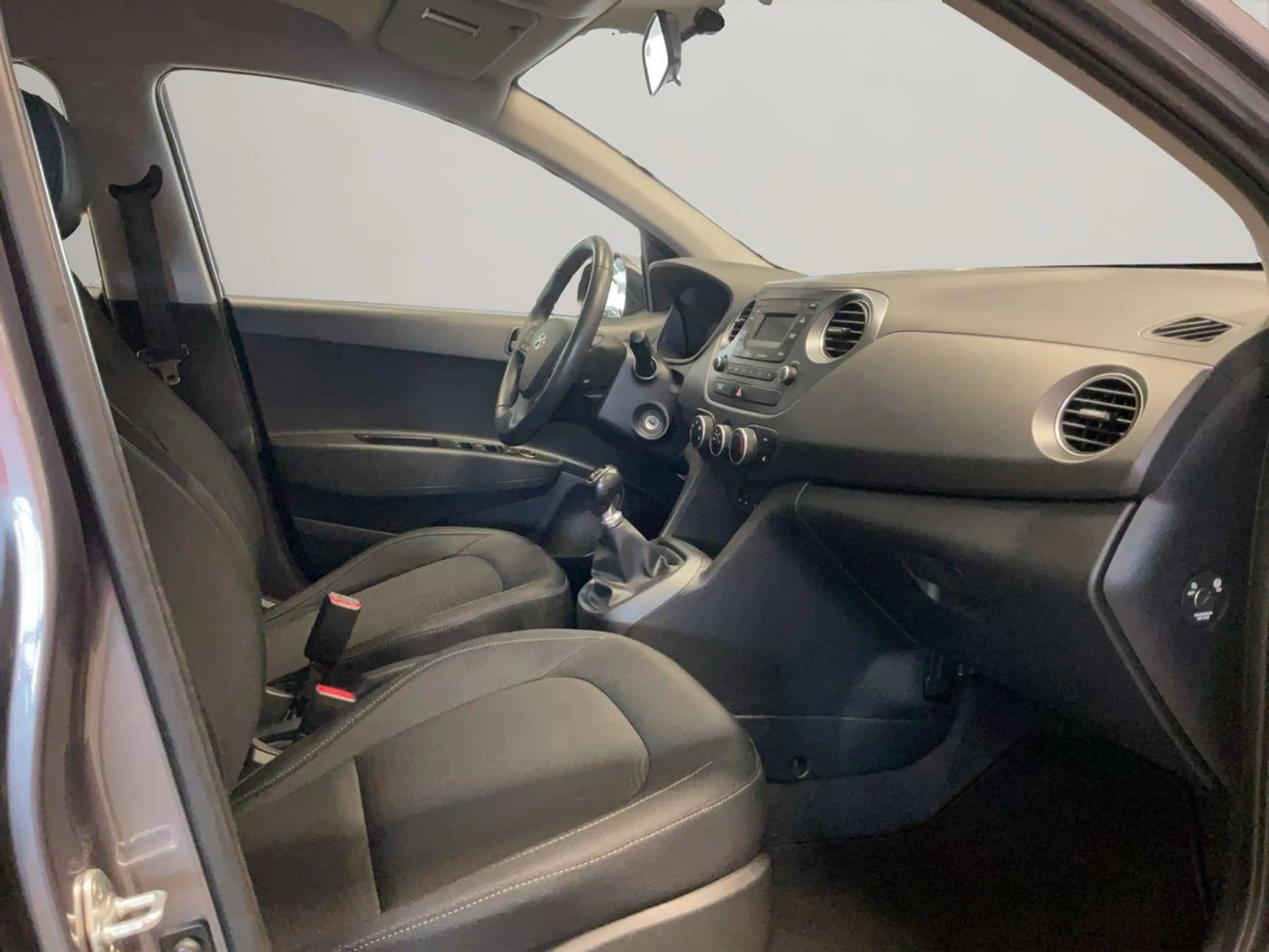 Hyundai i10 1.0 Benzin 'YES!' 2WD 5-Gang — photo 14
