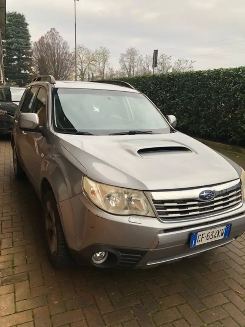 Subaru Forester 3a serie 2.0D Grigio - 1