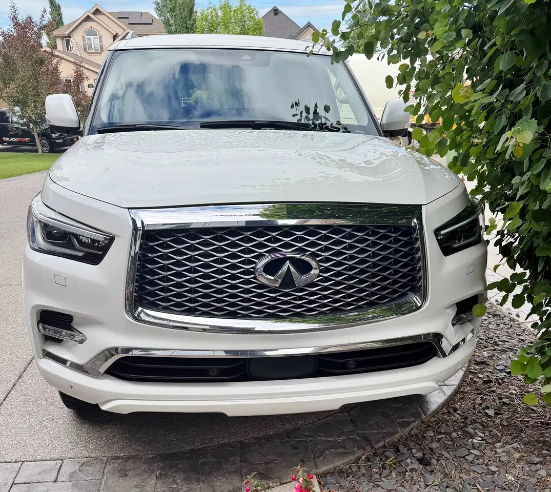 Infiniti QX80 fotografie Infiniti QX80