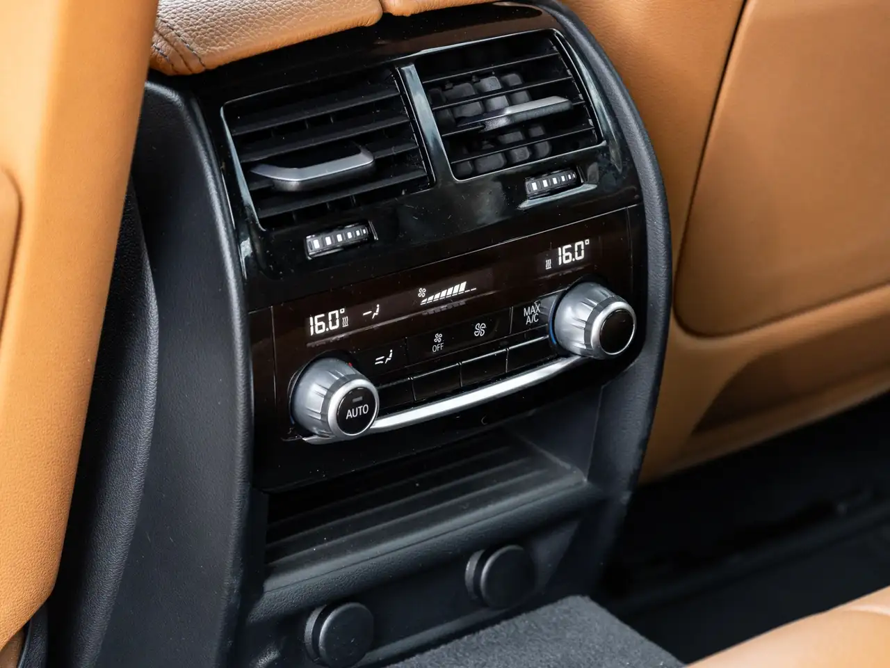 BMW 5 Series снимка BMW 5 Series