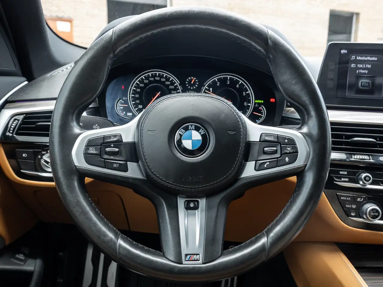 BMW 5 Series снимка BMW 5 Series