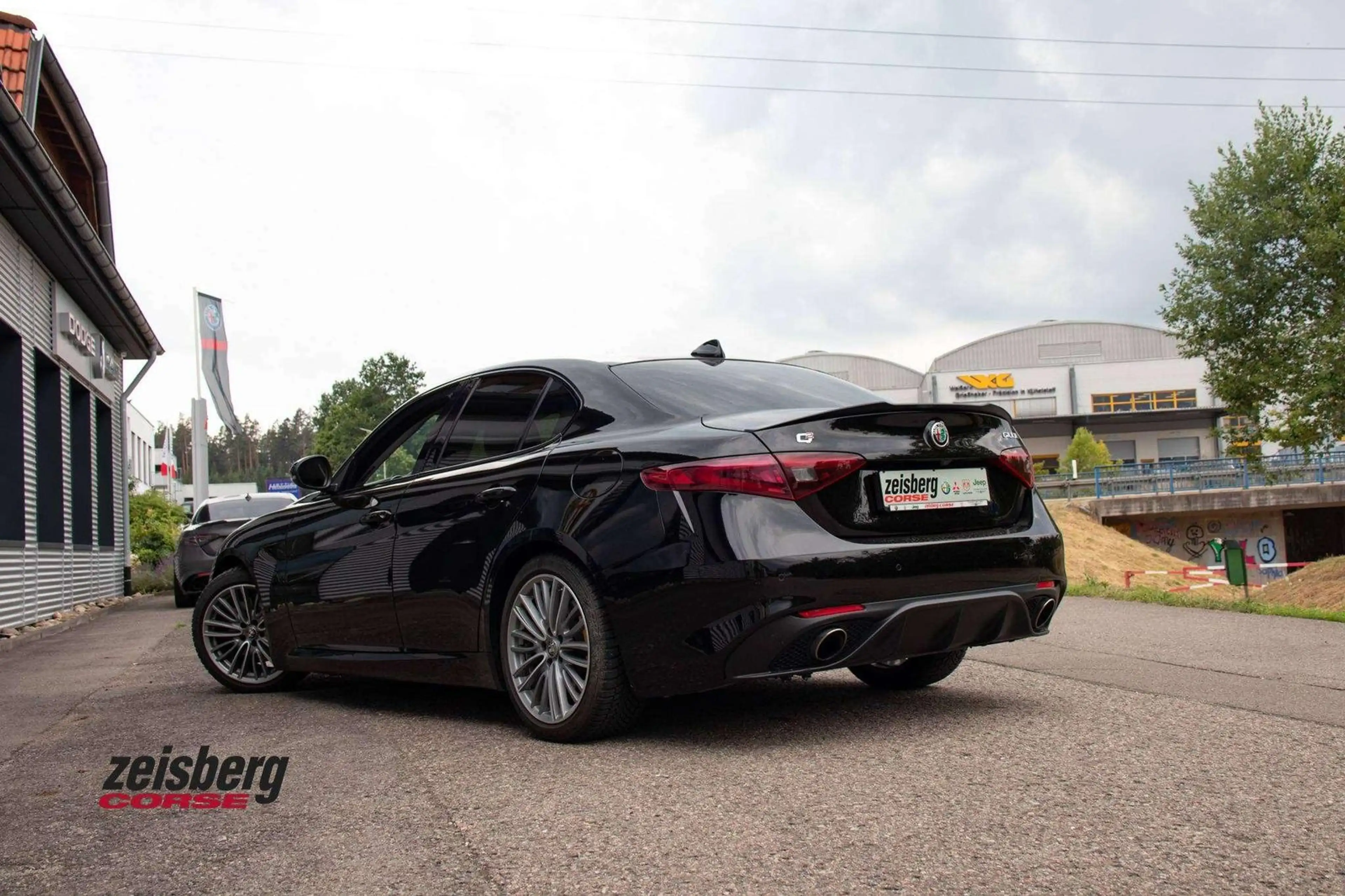 Alfa Romeo Giulia Veloce 2.0 Turbo AT8-Q2 Pano*Sportaga Top Gepflegt — photo 3