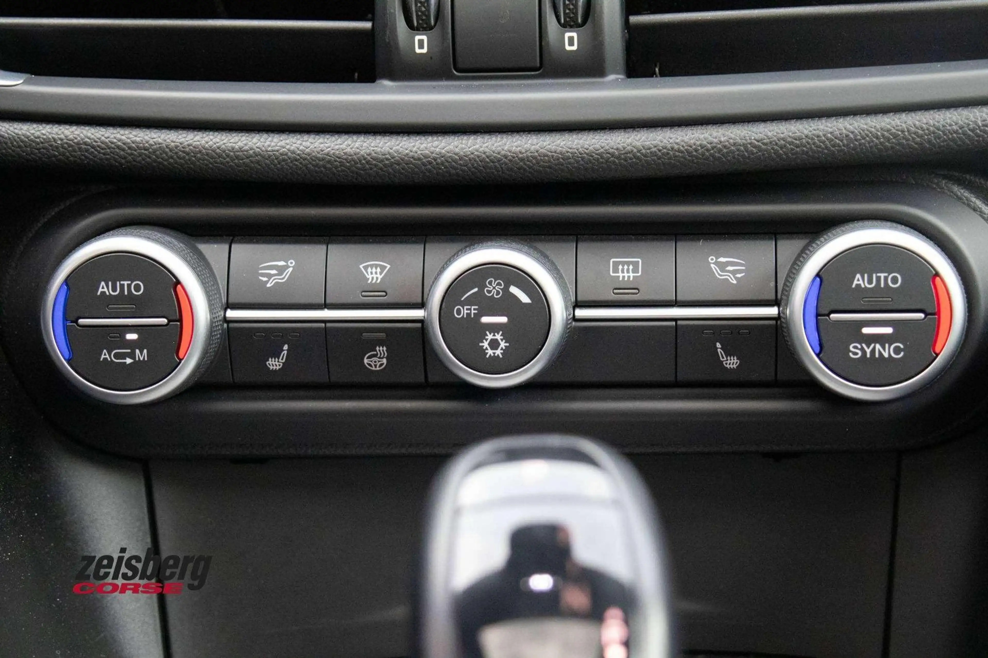 Alfa Romeo Giulia Veloce 2.0 Turbo AT8-Q2 Pano*Sportaga Top Gepflegt — photo 14