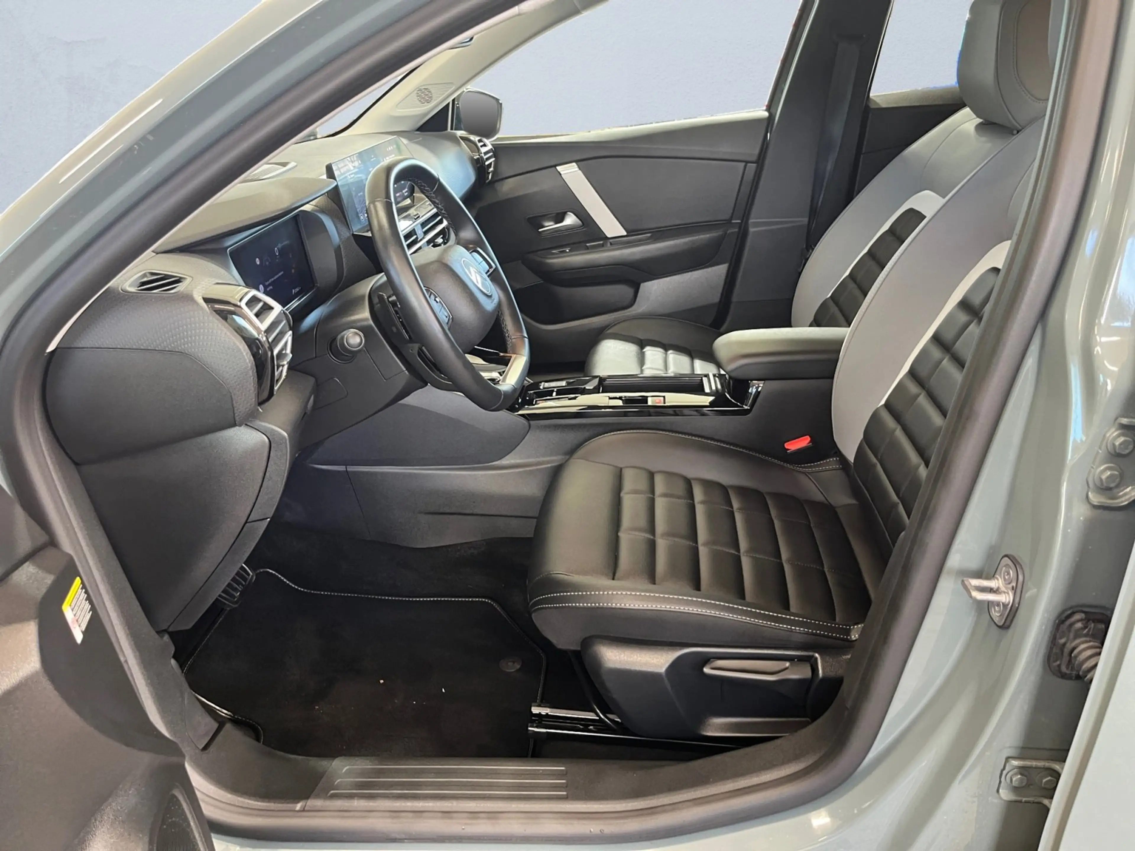 Citroen C4 1.2 PureTech 130 Max ACC LED Navi SHZ 2xKlima — photo 6