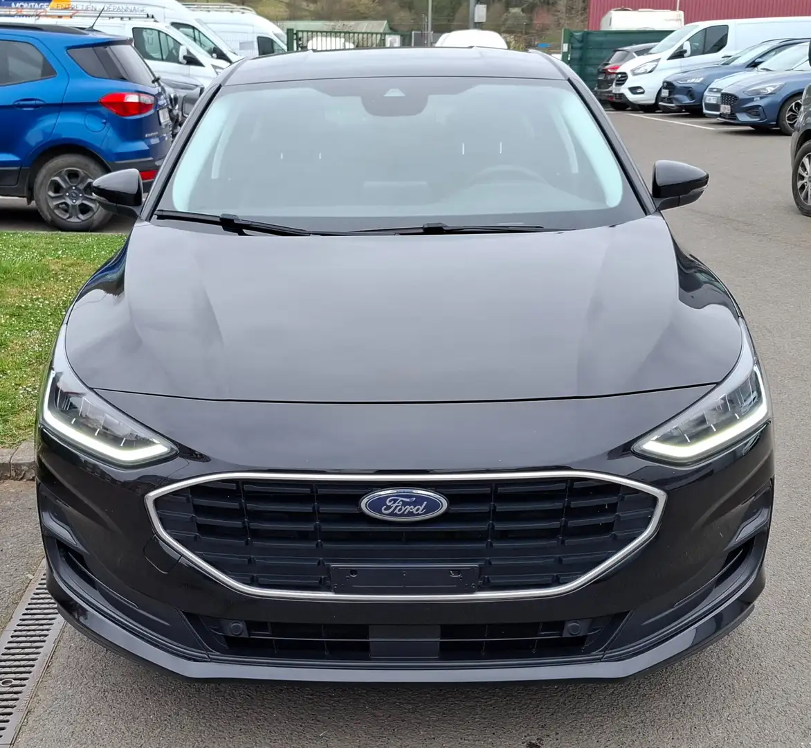 Ford Focus 1.0 EcoBoost MHEV Titanium Design Zwart - 2