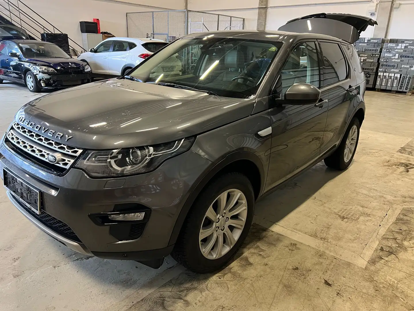 Land Rover Discovery Sport 2,0 SD4 4WD HSE Aut. Grau - 2