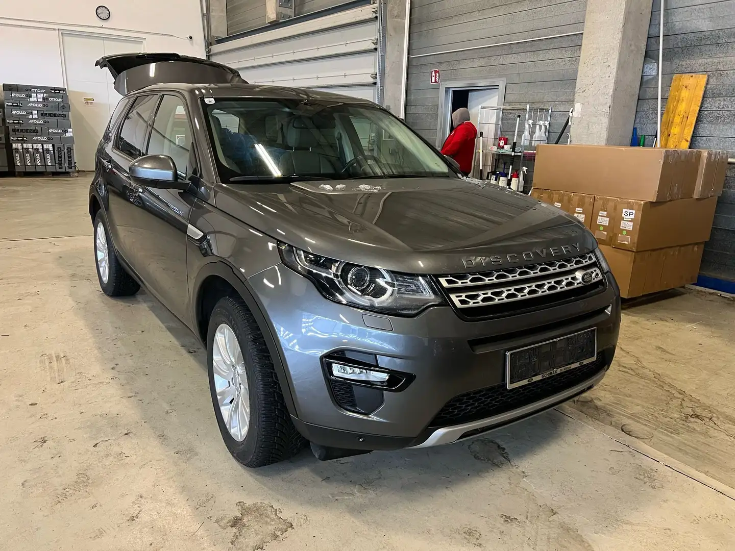 Land Rover Discovery Sport 2,0 SD4 4WD HSE Aut. Grau - 1