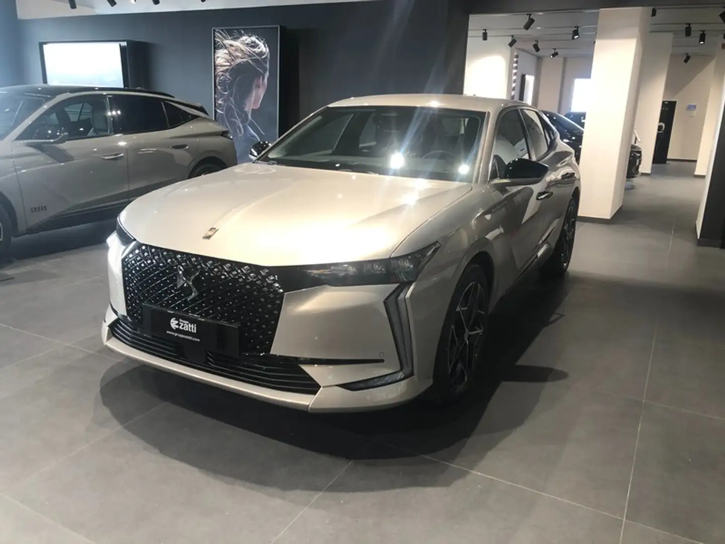 DS Automobiles DS 4 4 EDITION FRANCE Grigio - 1