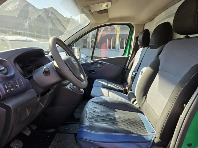 Opel Vivaro view 9