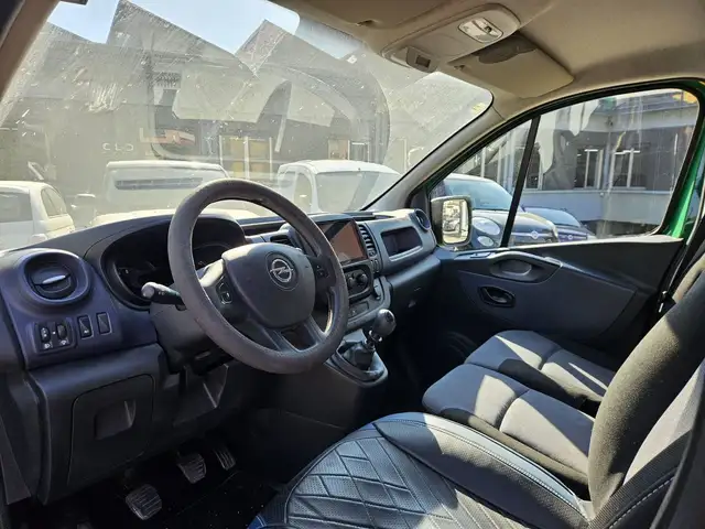 Opel Vivaro view 10