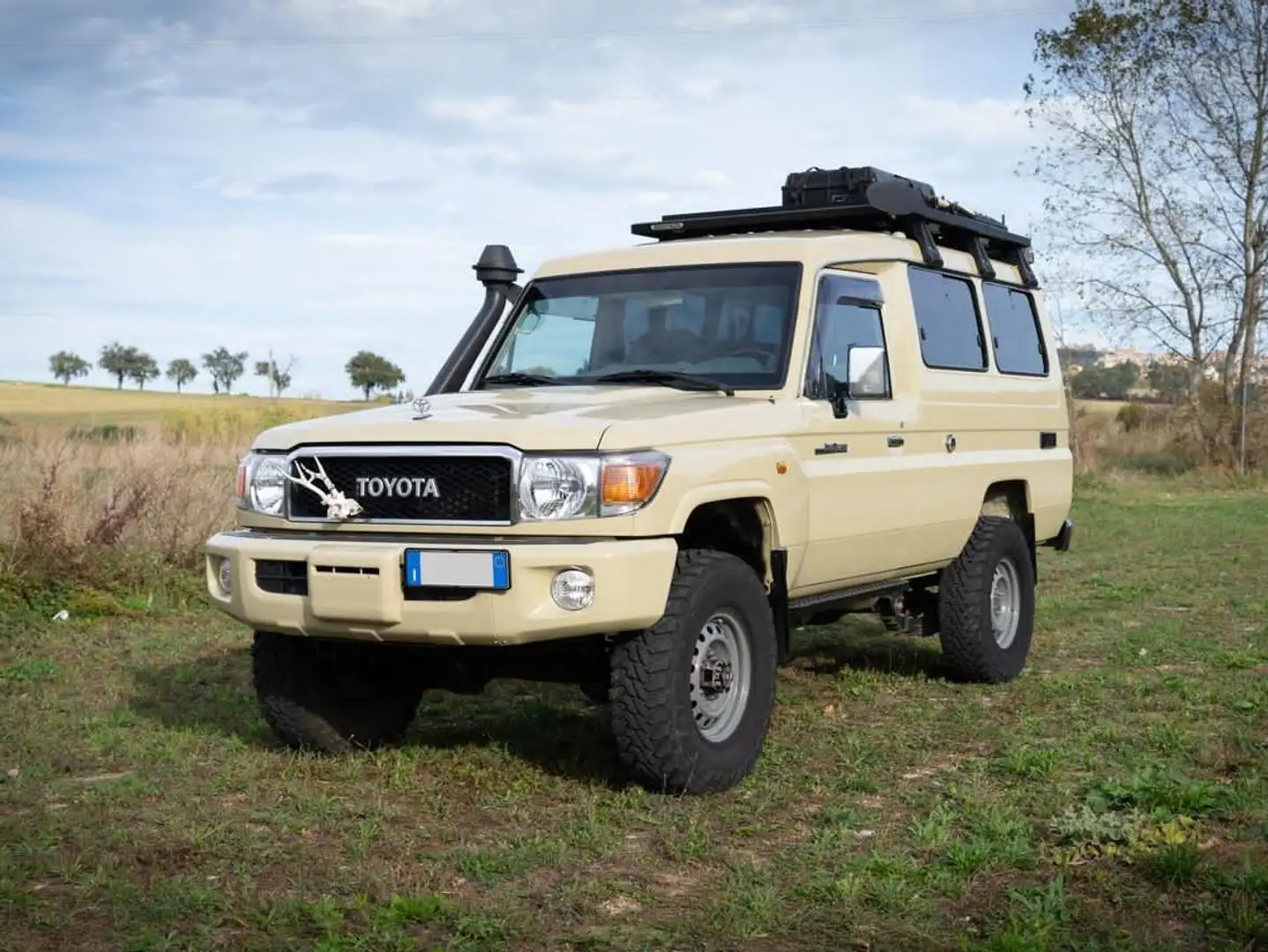 Toyota Land Cruiser TOYOTA GRJ78 4.0V6 170KW Beige - 1