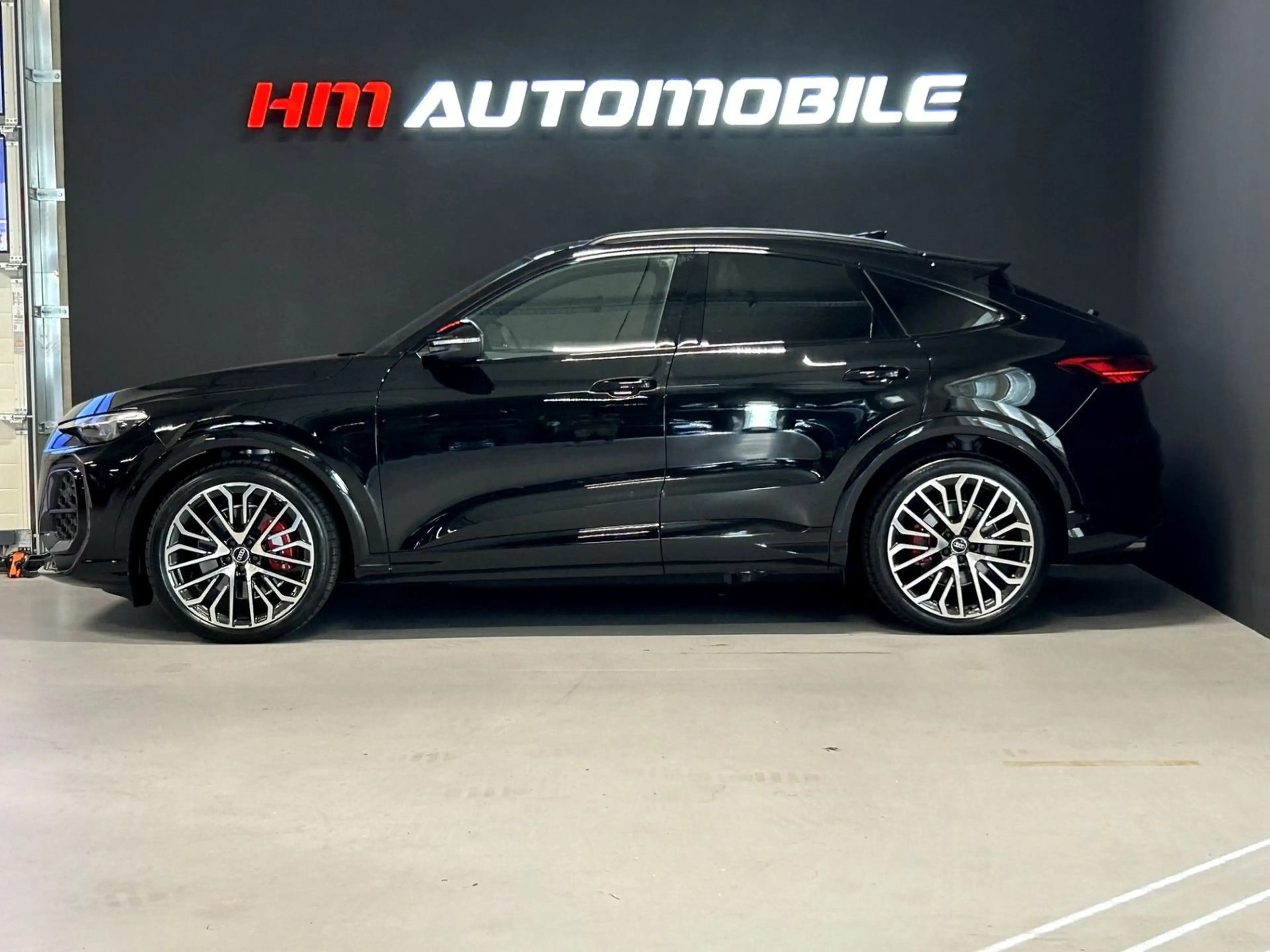 Audi SQ5 Sportback/Leder Rot/TECH PRO/MMI PRO/21" — photo 4