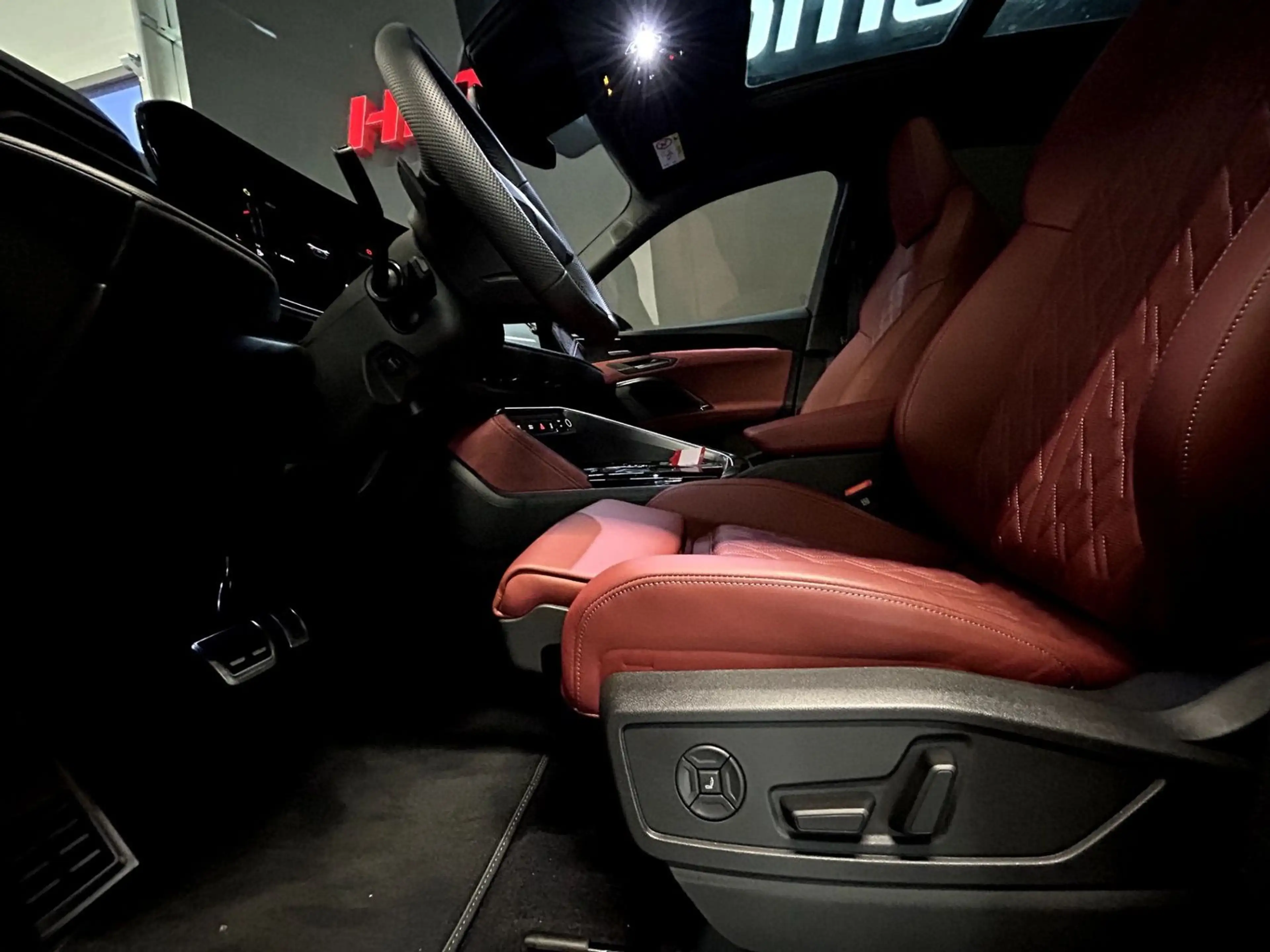 Audi SQ5 Sportback/Leder Rot/TECH PRO/MMI PRO/21" — photo 8