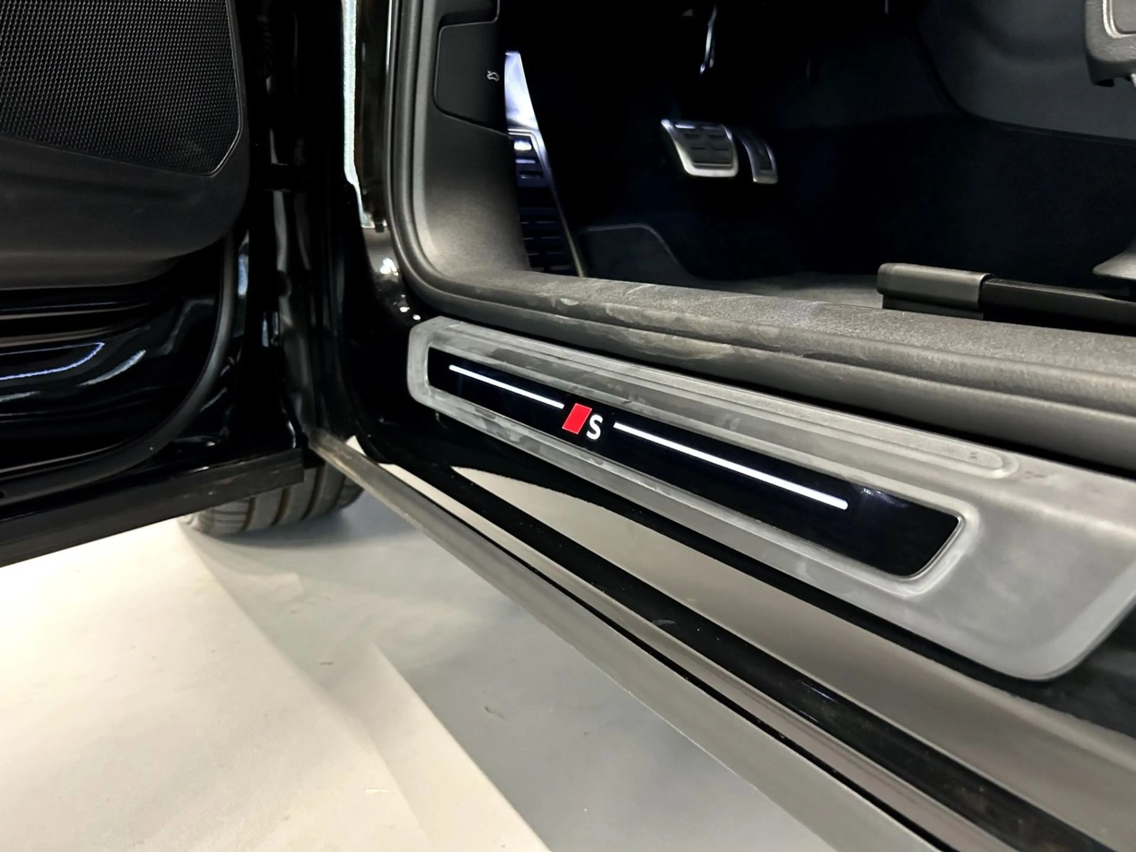 Audi SQ5 Sportback/Leder Rot/TECH PRO/MMI PRO/21" — photo 12