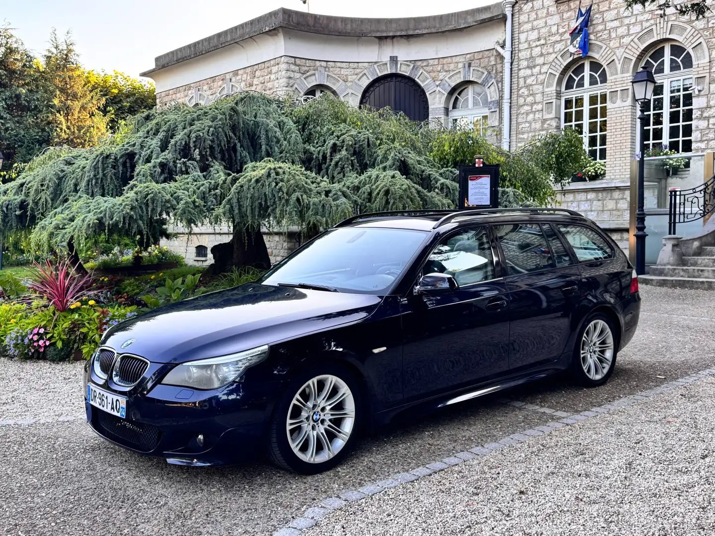 BMW 530 Touring 530d 235ch Sport Design A - 1
