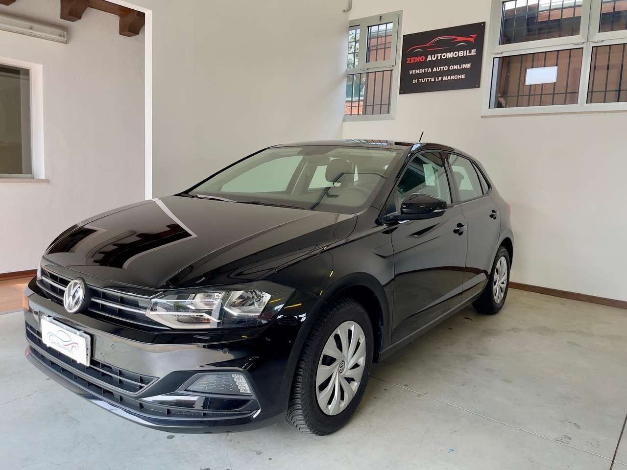 Volkswagen Polo 1.0 Comfortline - Navi - Full Optional