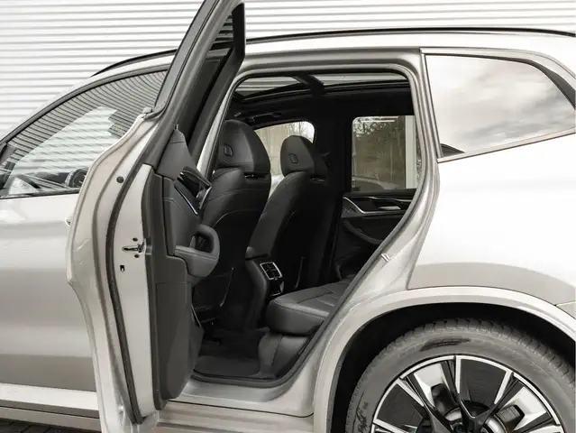 BMW Ix3 view 25