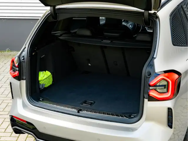 BMW Ix3 view 12
