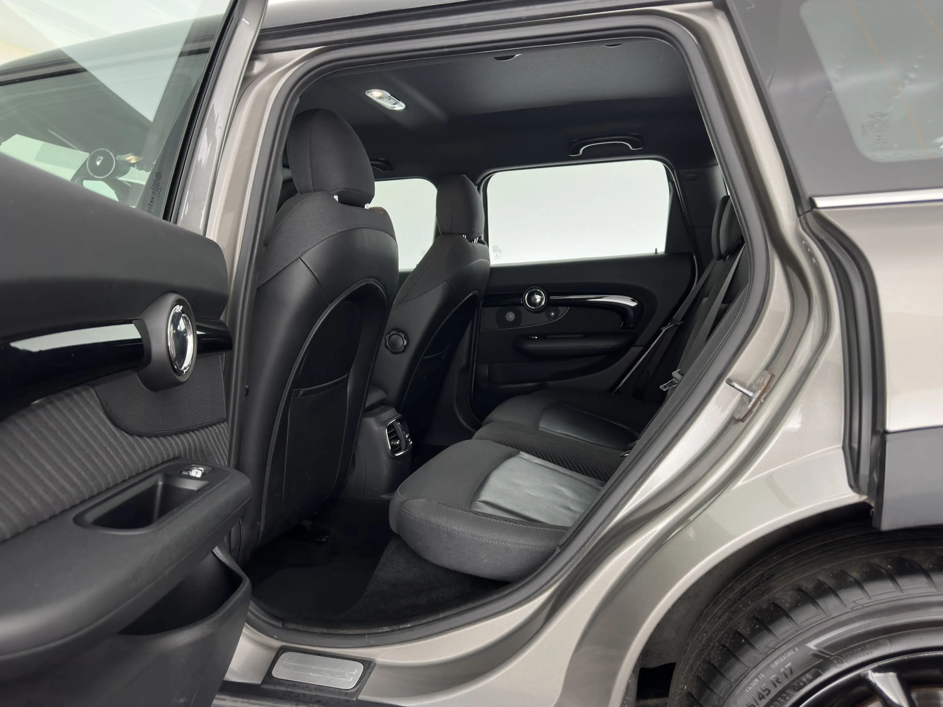 MINI Cooper D Clubman 2.0 Serious Business Aut. *LEATHER-FABRIC | FULL-L — photo 9