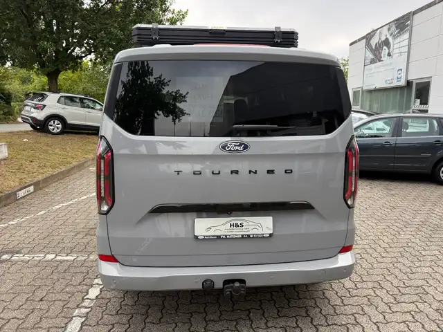 Ford Tourneo Custom view 4