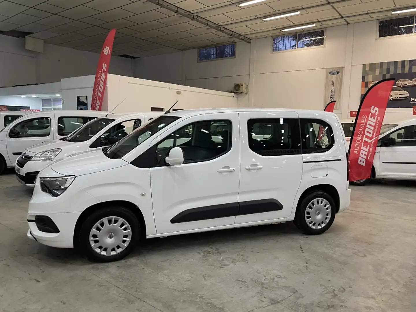 Opel Combo Life 1.5TD S/S Expression L 100 Wit - 2