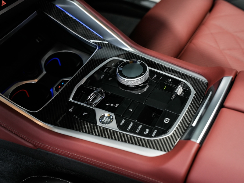 BMW X6 xDrive40d M SPORT PRO 2-Luft 22LM 360K Panora — photo 8