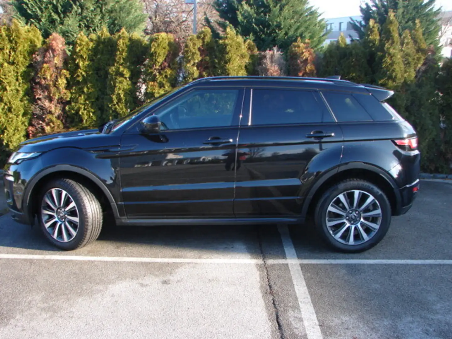 Land Rover Range Rover Evoque HSE Dynamic 2,0 TD4 Aut. Schwarz - 2