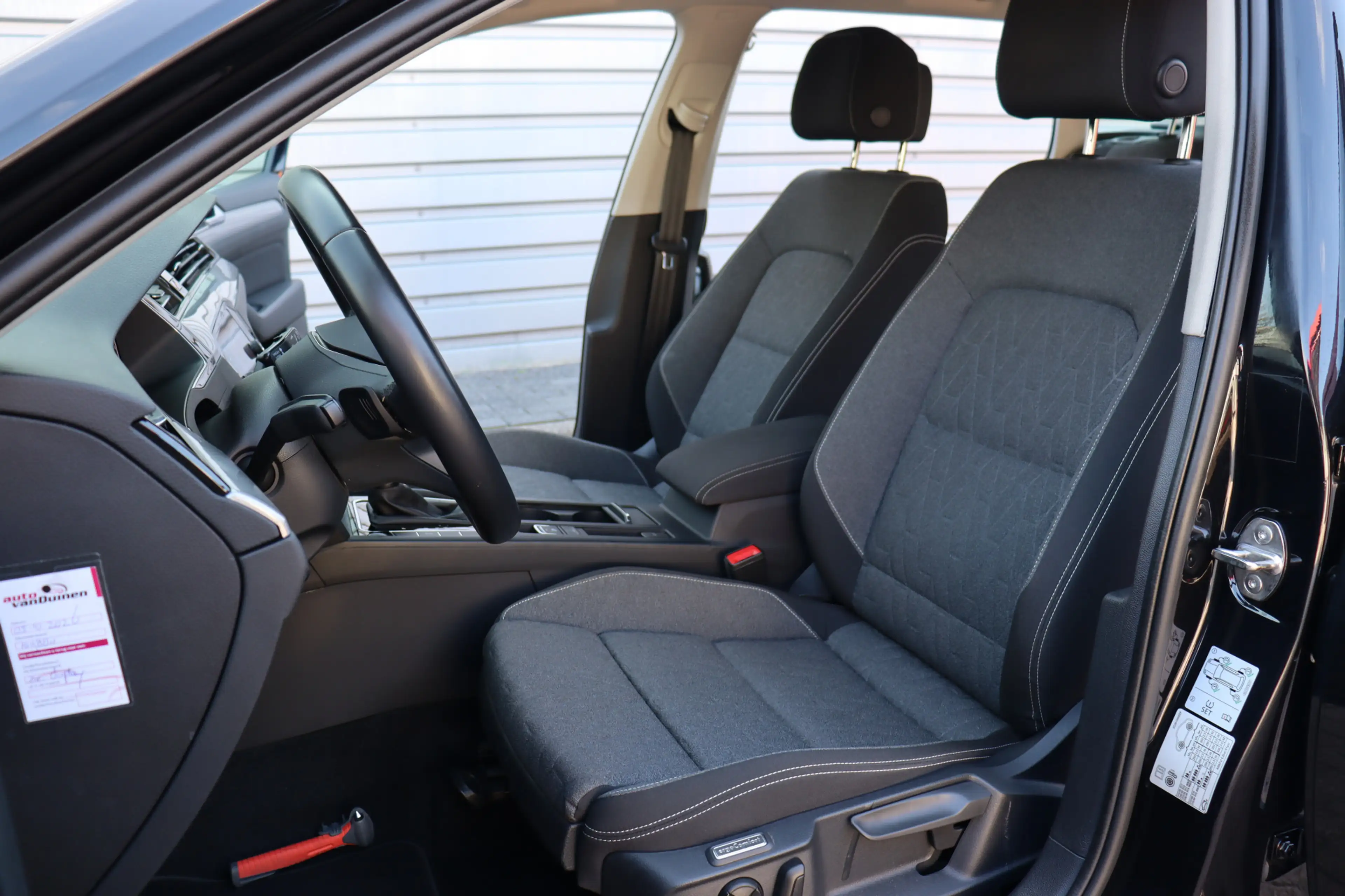 Volkswagen Passat Variant 1.5 TSI Business O.a: PDC, Clima, Navi, ACC, Carpl — photo 7