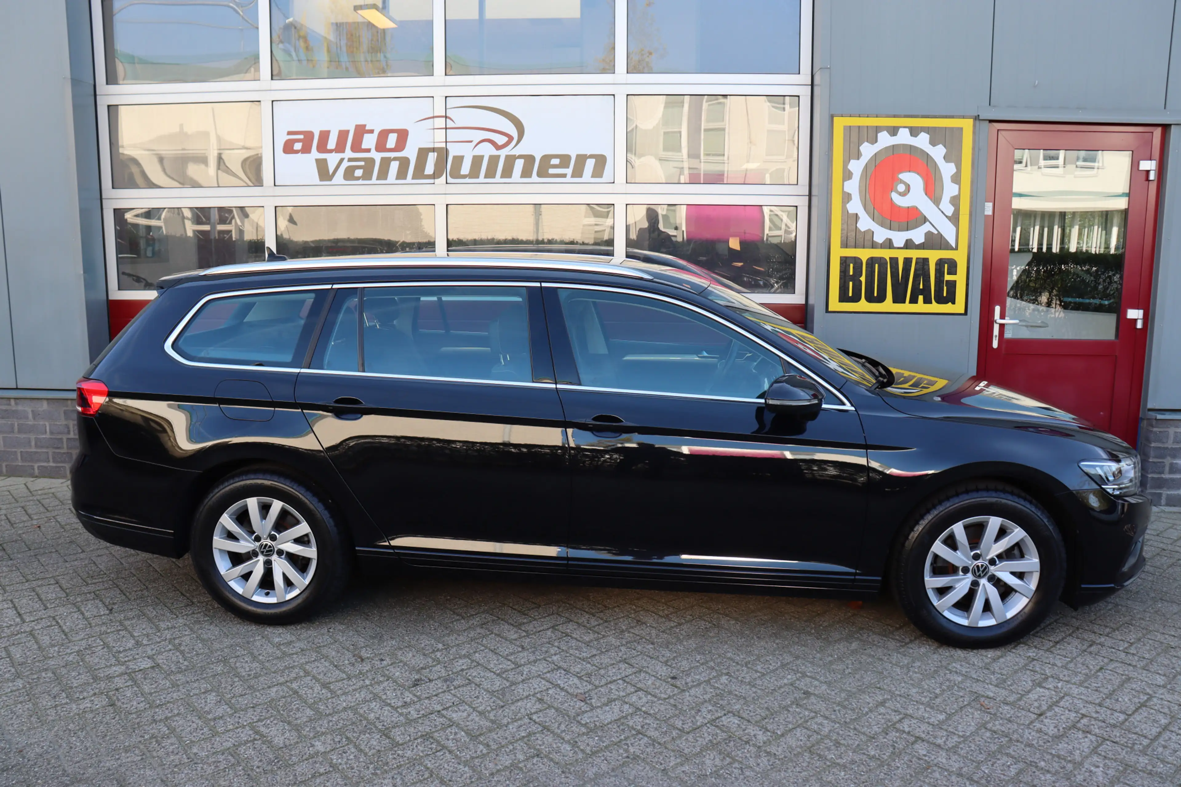 Volkswagen Passat Variant 1.5 TSI Business O.a: PDC, Clima, Navi, ACC, Carpl — photo 2