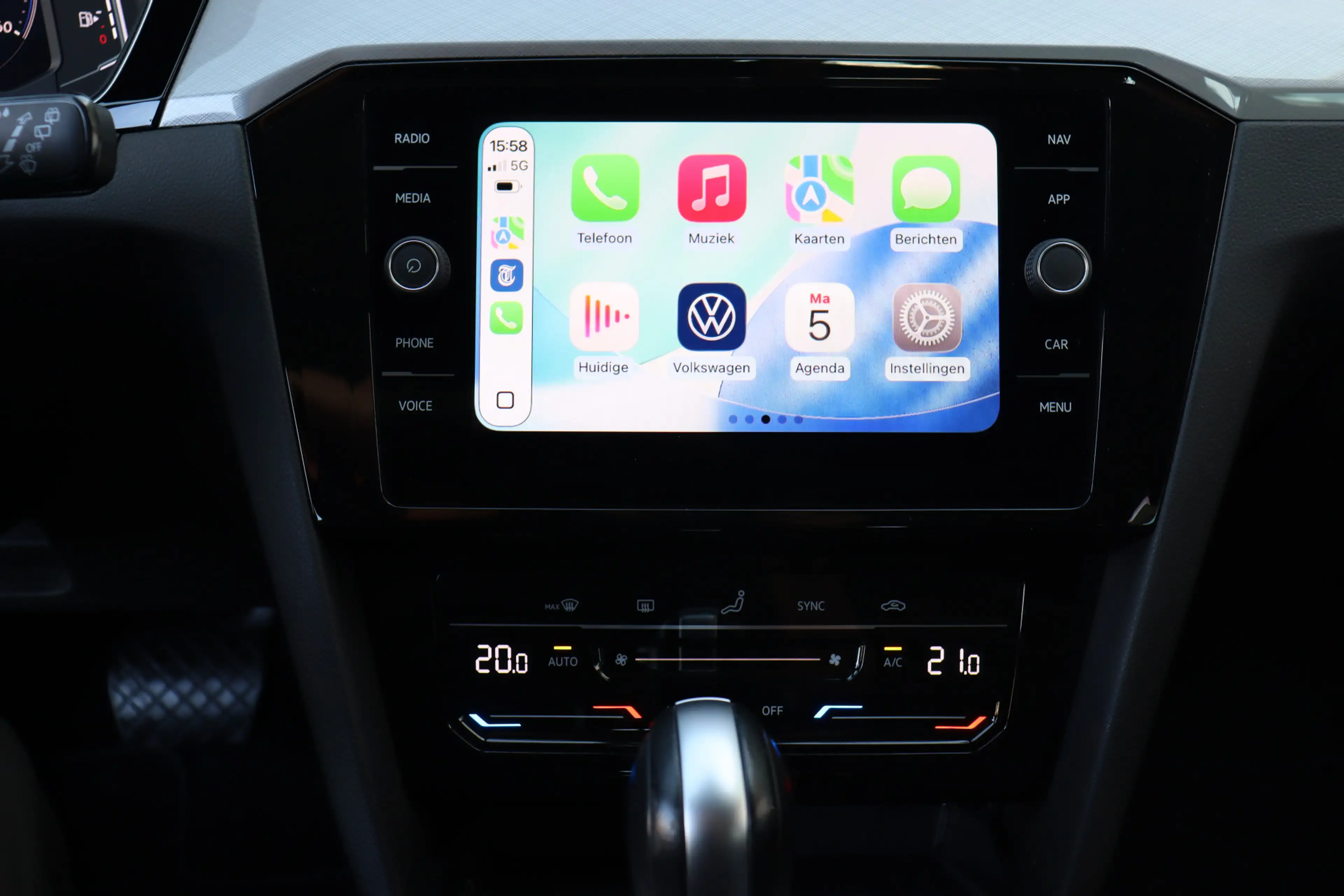 Volkswagen Passat Variant 1.5 TSI Business O.a: PDC, Clima, Navi, ACC, Carpl — photo 17