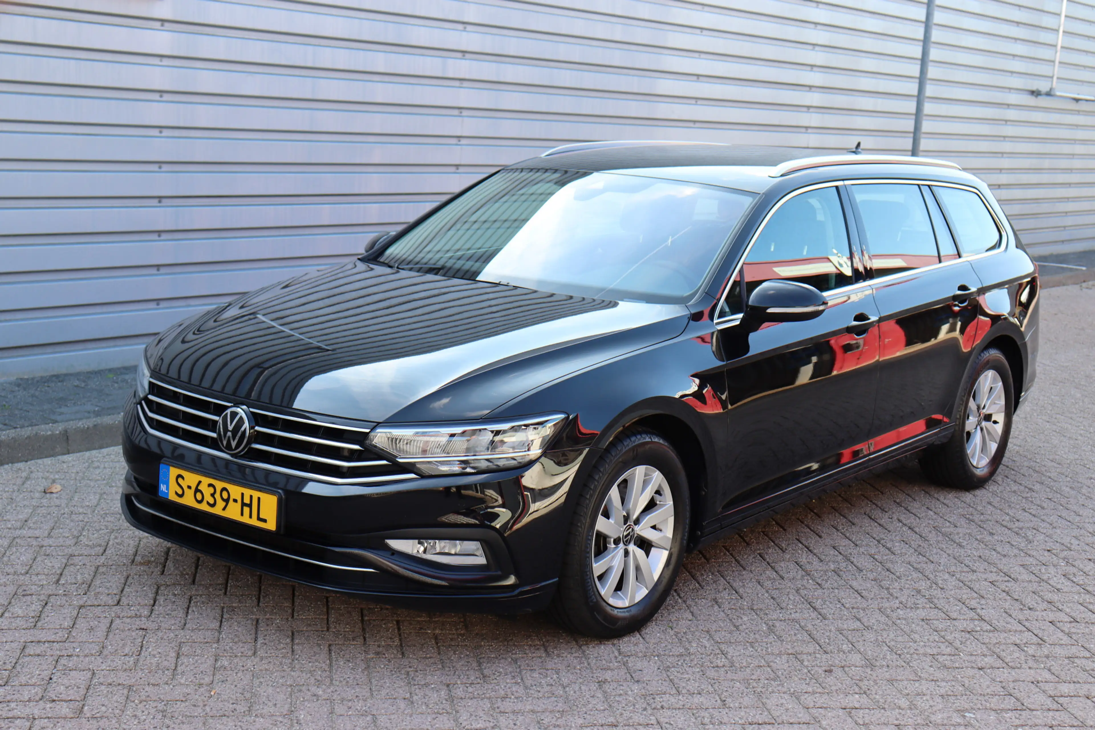 Volkswagen Passat Variant 1.5 TSI Business O.a: PDC, Clima, Navi, ACC, Carpl — photo 6