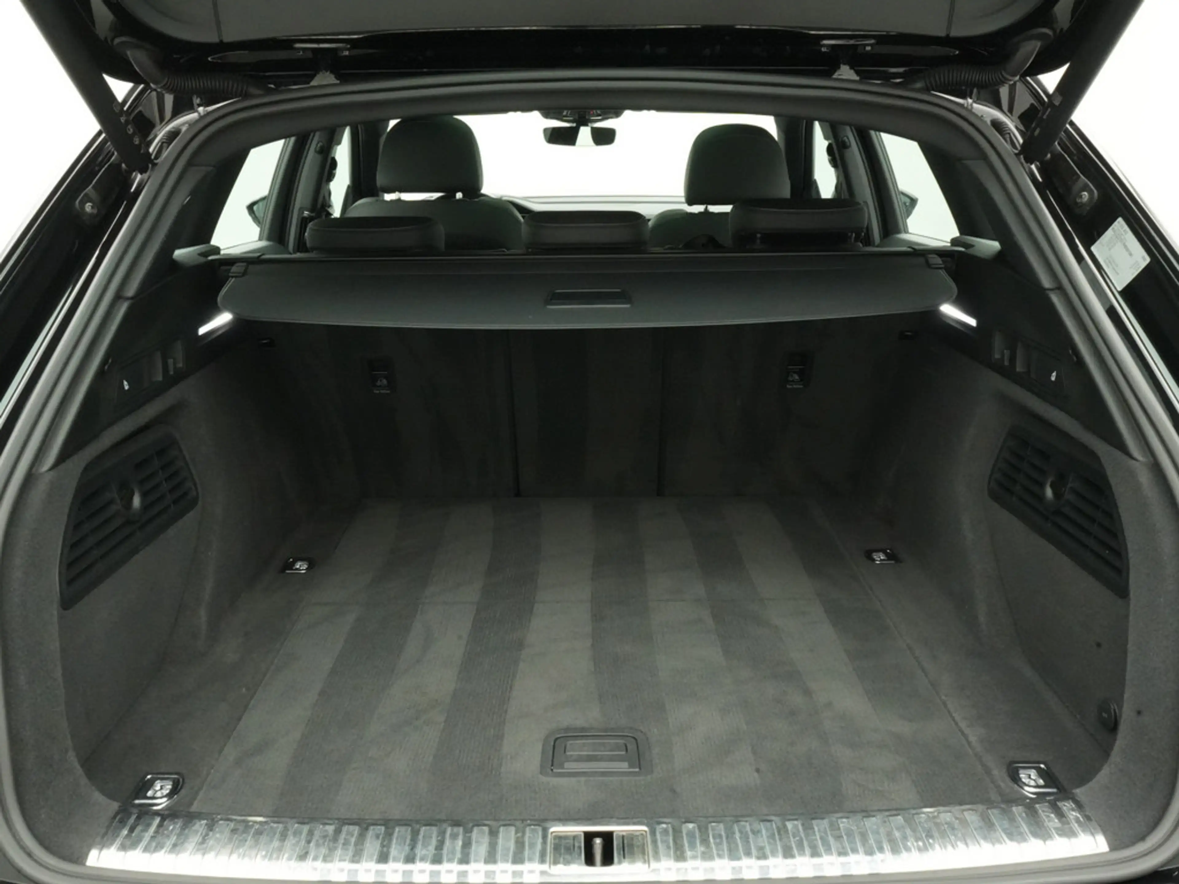 Audi Q8 e-tron 50 quattro S line ACC PANO AHK B&O — photo 7