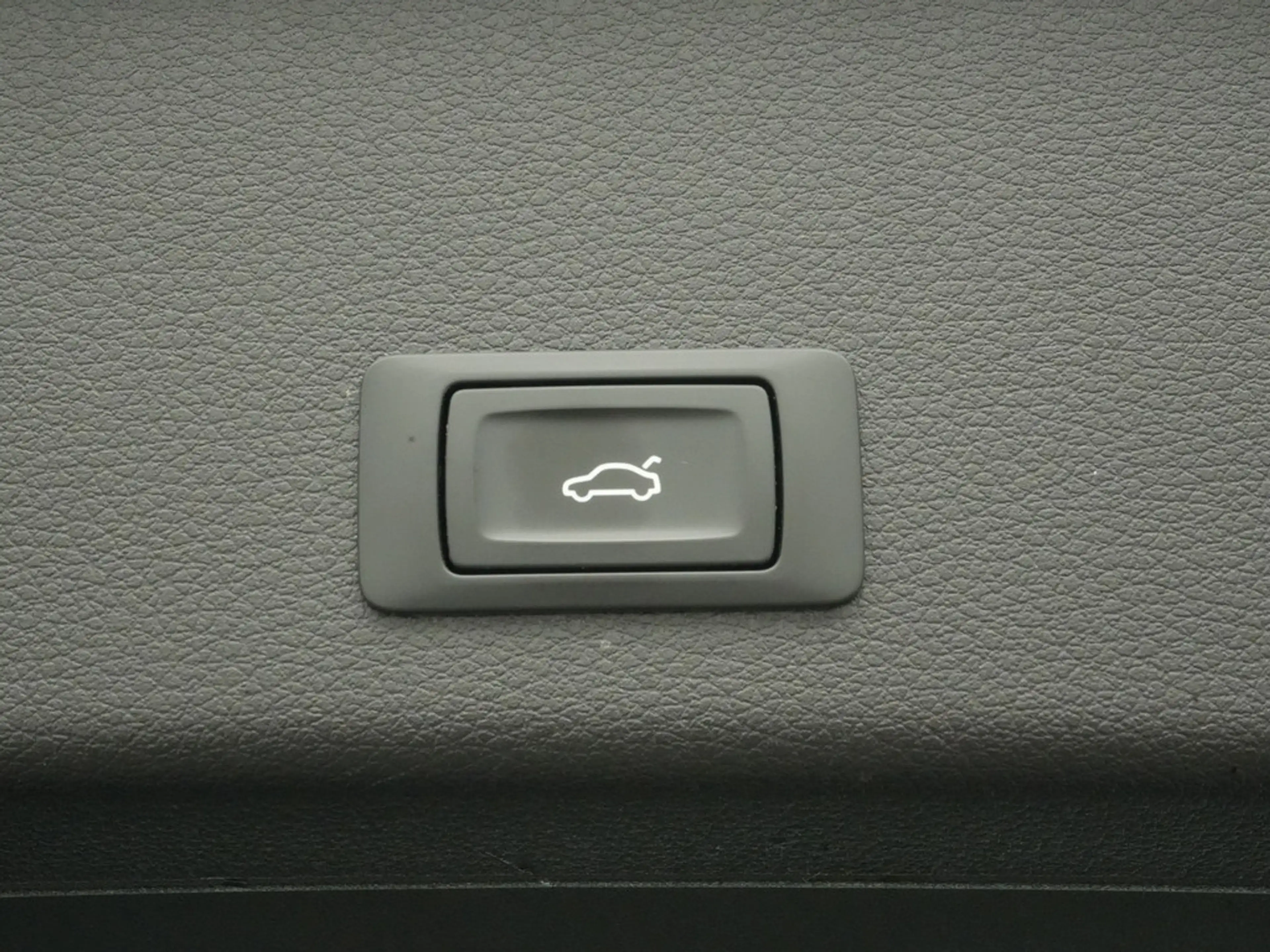 Audi Q8 e-tron 50 quattro S line ACC PANO AHK B&O — photo 9