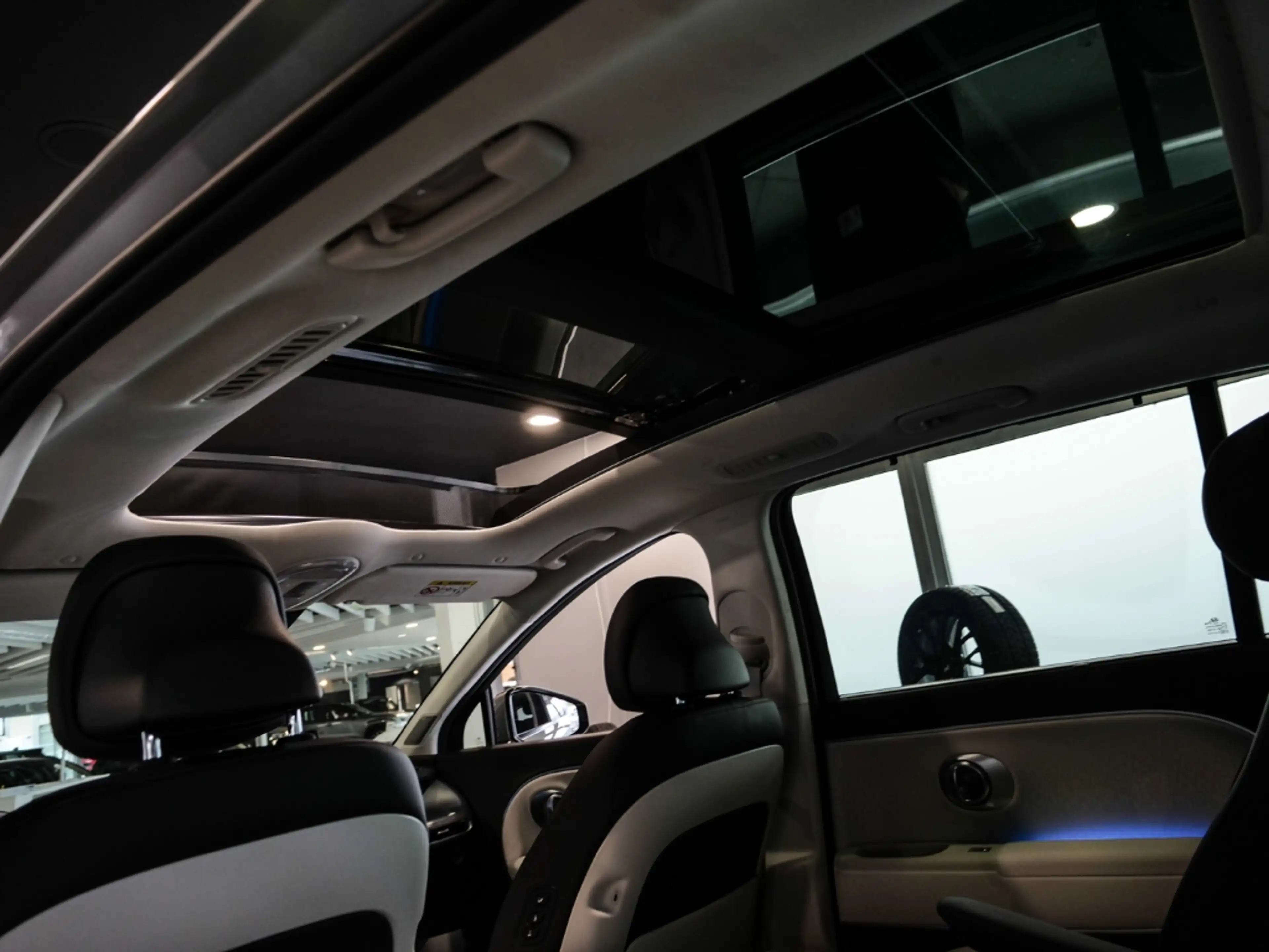 Hyundai IONIQ 9 6-Sitzer (MY26) 110 kWh (307 PS) 4WD UNIQ Panorama — photo 10