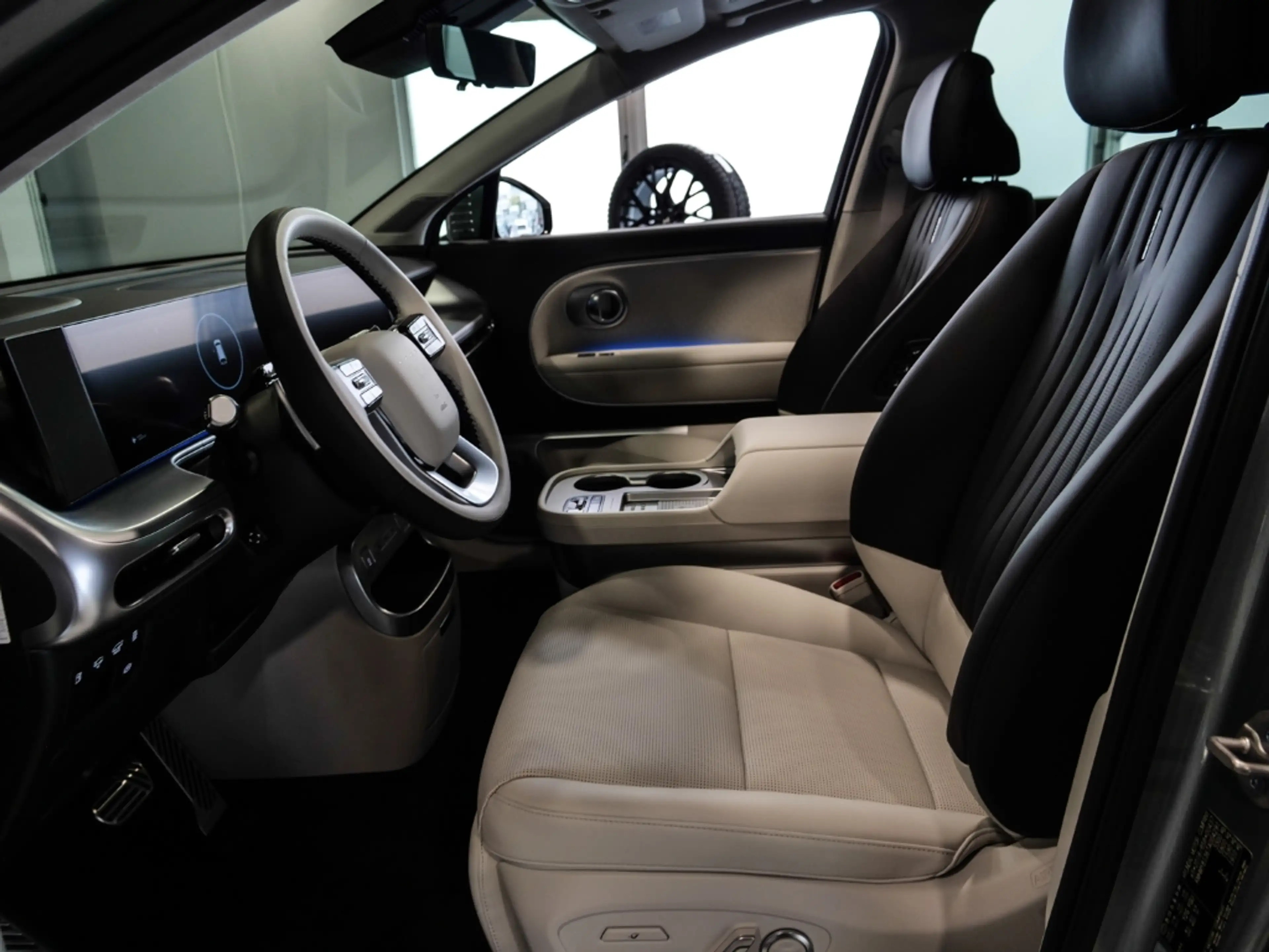 Hyundai IONIQ 9 6-Sitzer (MY26) 110 kWh (307 PS) 4WD UNIQ Panorama — photo 7