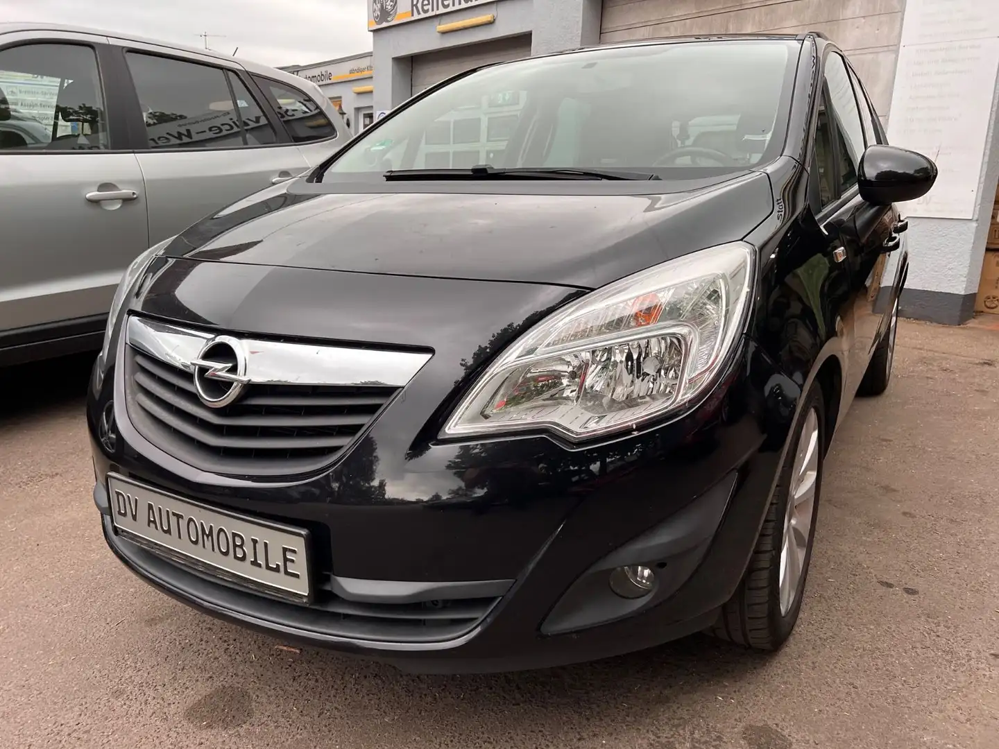 Opel Meriva B Design Edition*HU 09/2025* crna - 1