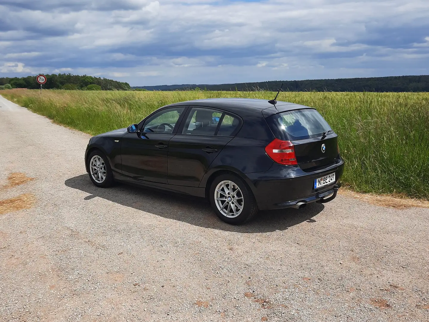 BMW 120 1er Diesel (5-Türer) 120d DPF Aut. Schwarz - 2