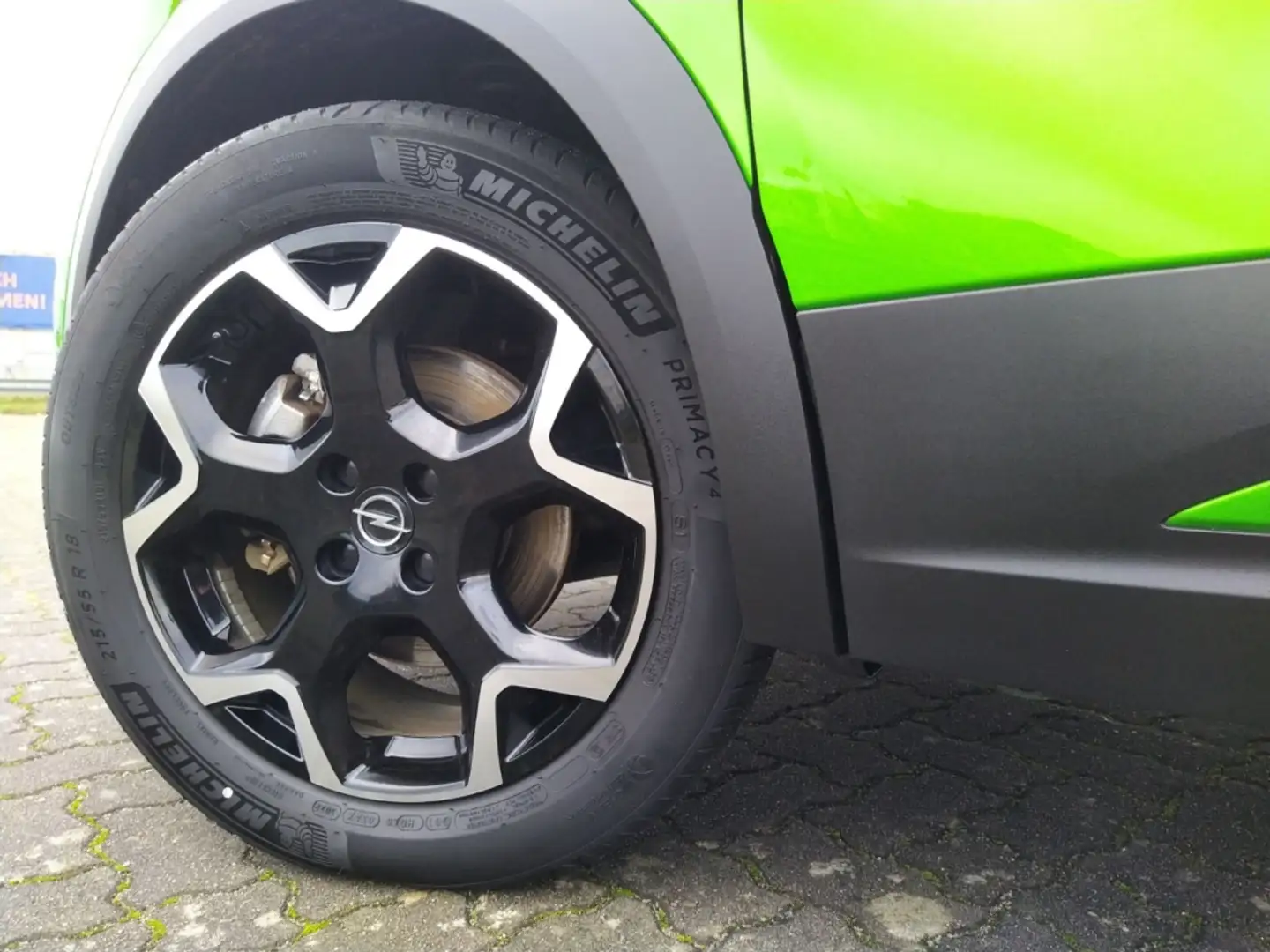 Opel Mokka-E Ultimate +Alcantara+Matrix+18 Zoll+Navi+11kW Charg Grün - 2