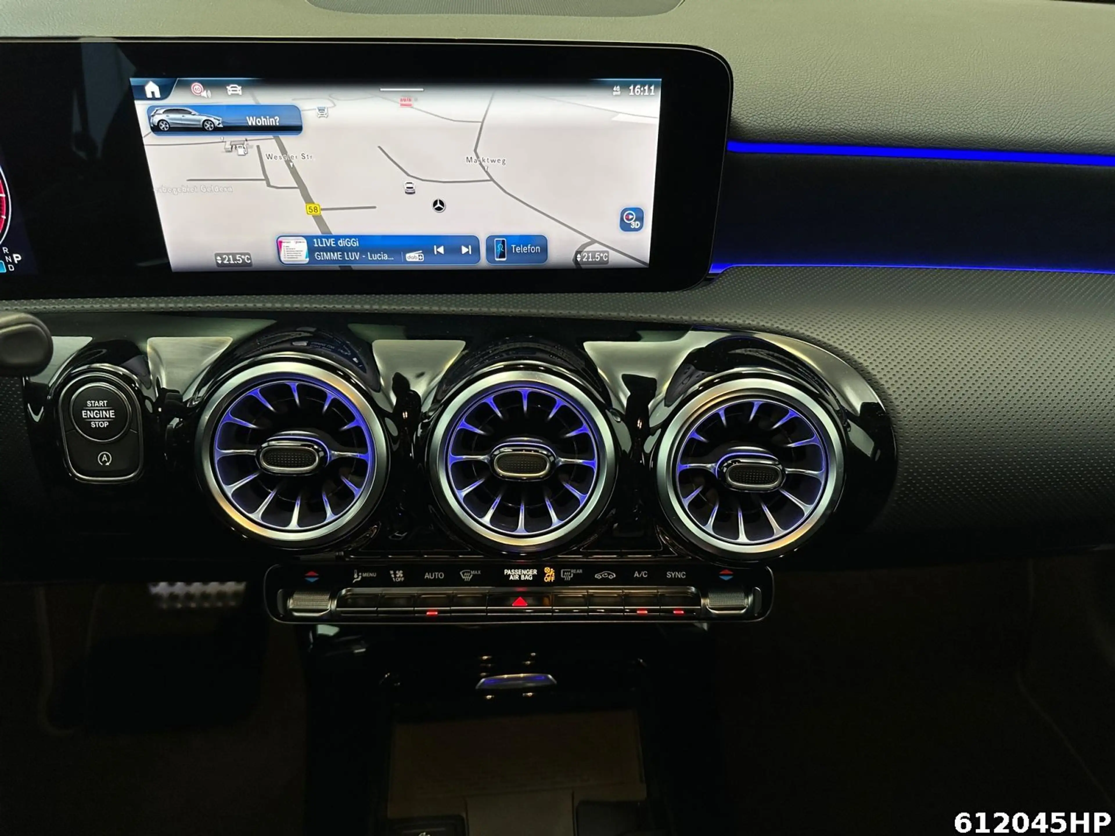 Mercedes-Benz A 200 AMG AHK Night Distronic Kamera Keyless Amb — photo 14