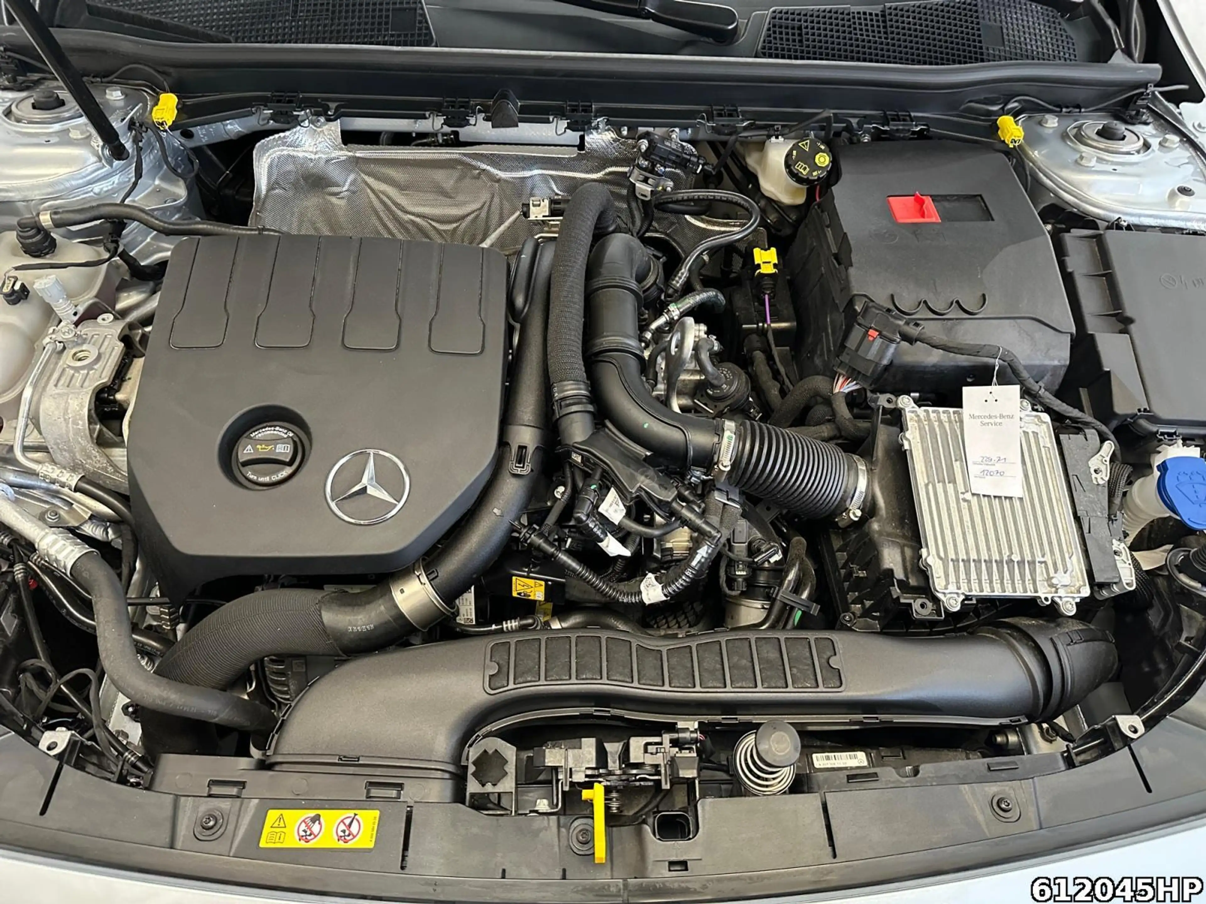 Mercedes-Benz A 200 AMG AHK Night Distronic Kamera Keyless Amb — photo 7
